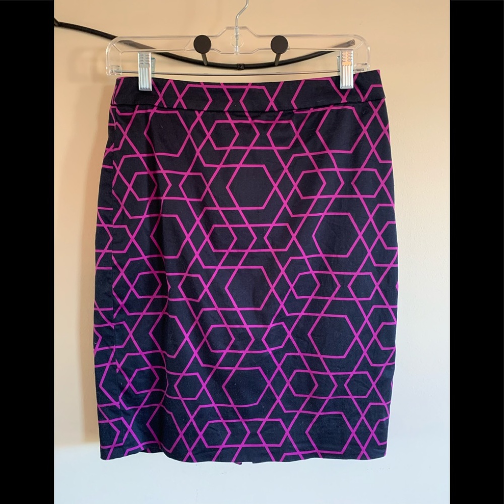 Navy/Fuschia skirt    Great color combination
